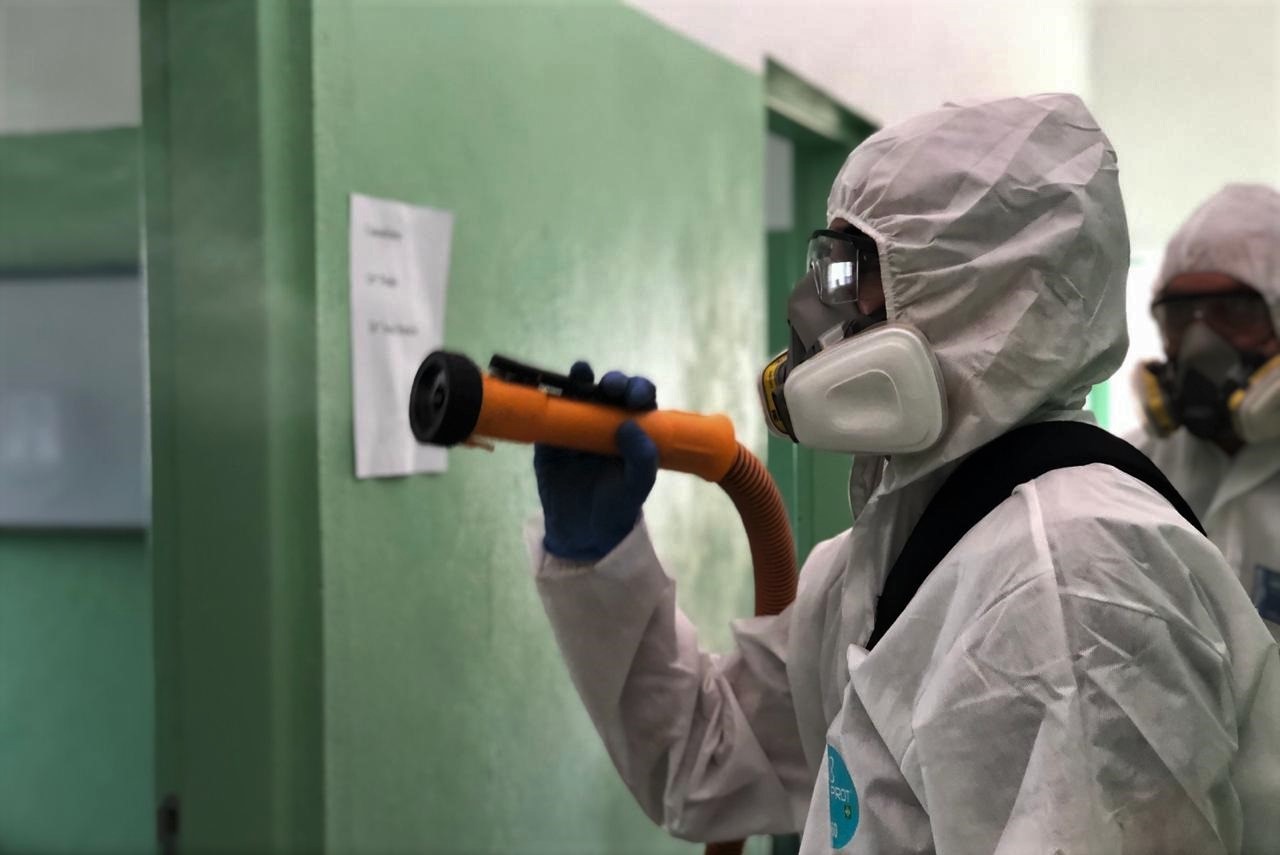 SANITIZAÇÃO E DESINFECÇÃO DE AMBIENTES 