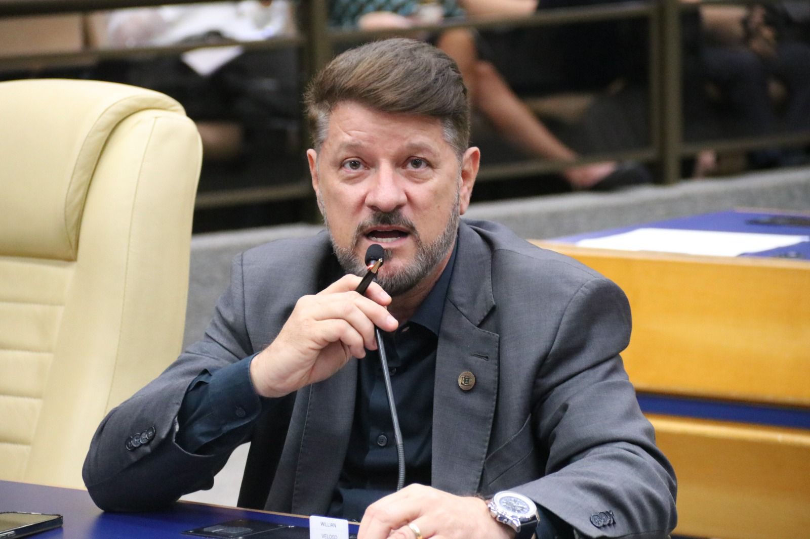 Veloso quer multa por aplicativo