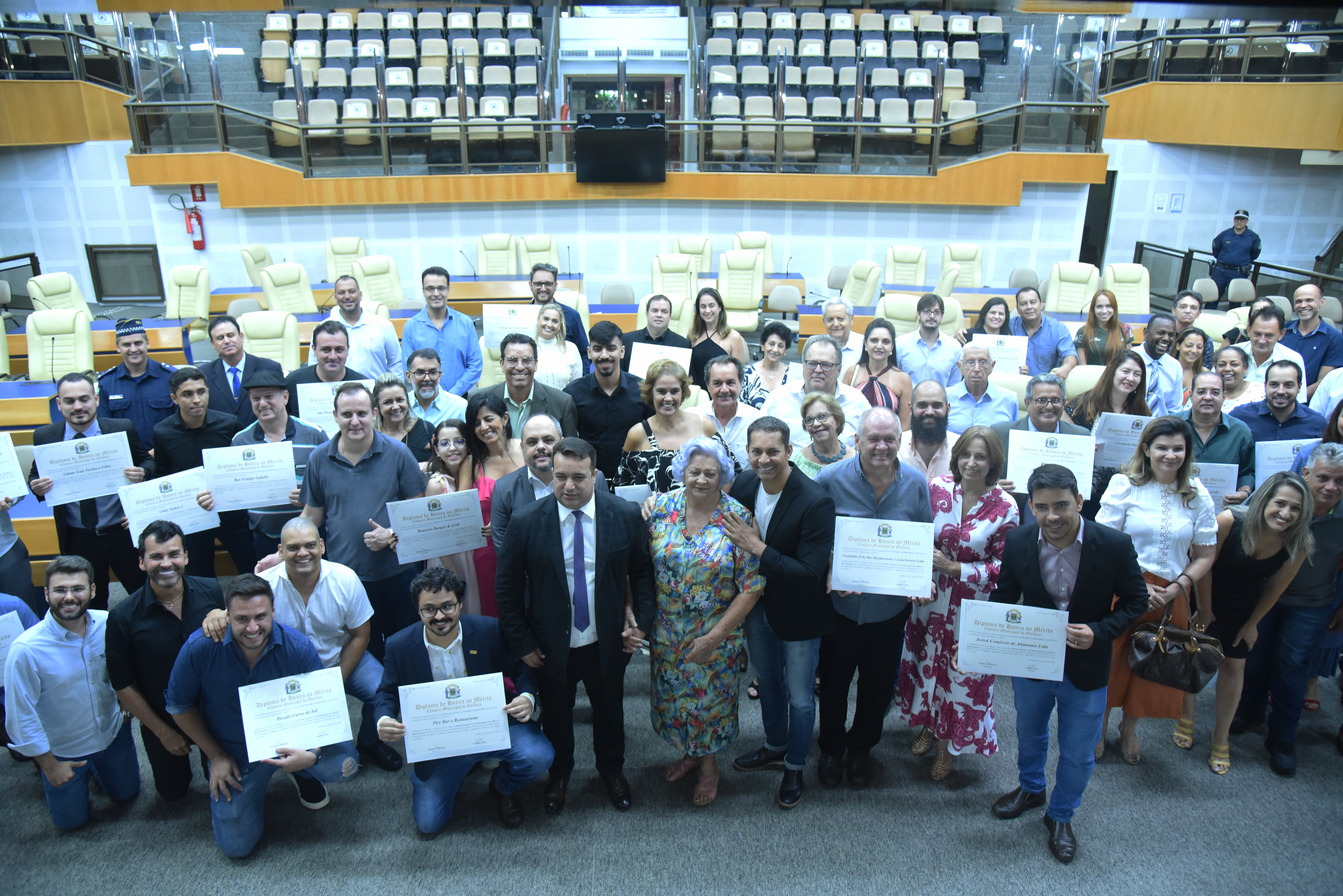 Câmara Municipal presta homenagem