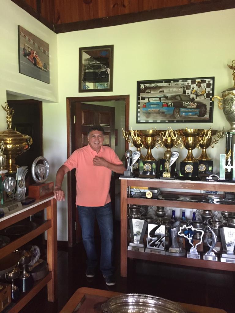 2 - Alencar e sua coleção de troféus
