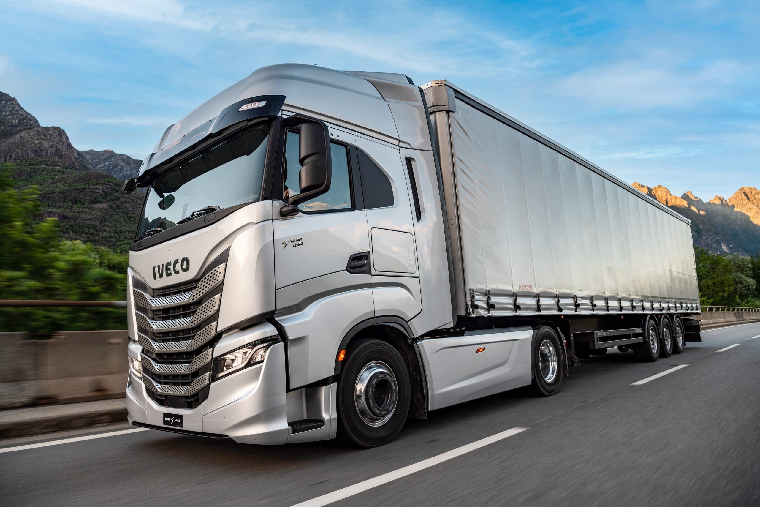 1 - Novo Iveco S-Way é uma das estrelas da FTL